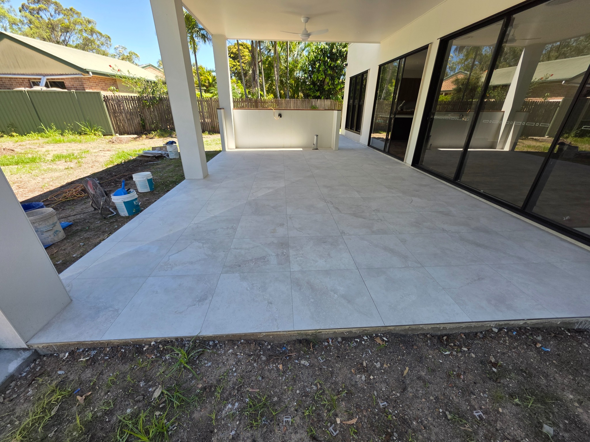 Large tiled outdoor alfresco area